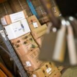 Rij dozen klaar voor distributie